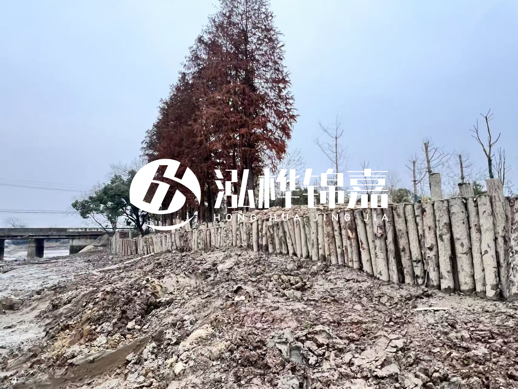 平?jīng)鐾跈C(jī)打木樁專業(yè)施工-松木樁工程量怎么計(jì)算的？